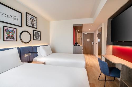 hampton by hilton bath city