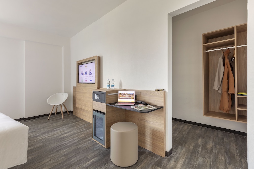 bandb hotel pomezia roma