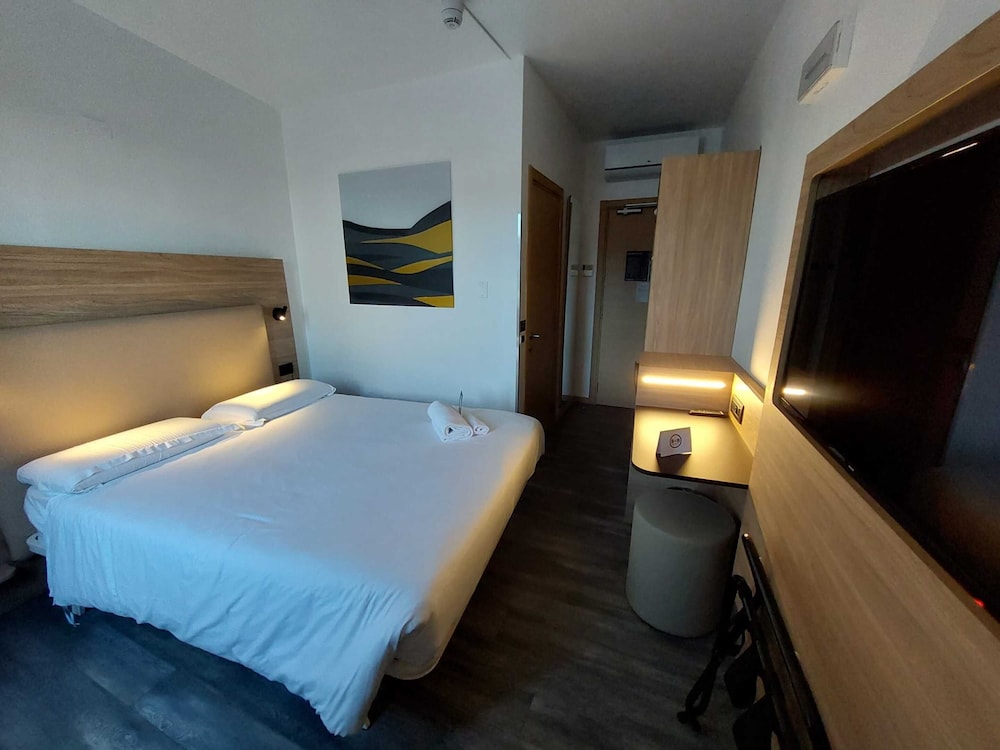 bandb hotel pomezia roma