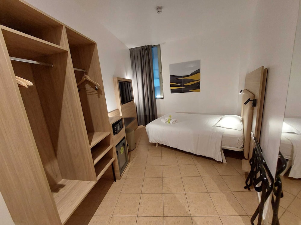 bandb hotel pomezia roma