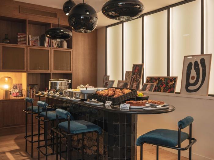 dandy hotel and kitchen