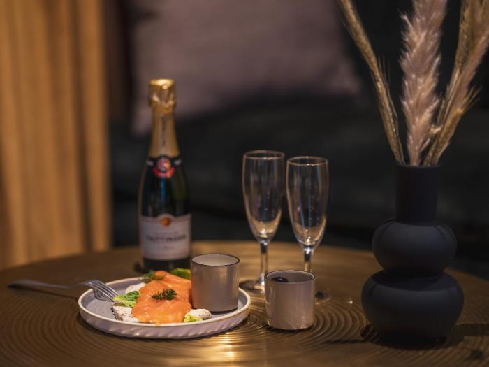 dandy hotel and kitchen