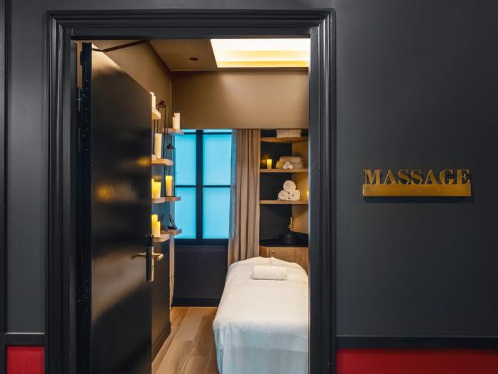 dandy hotel and kitchen