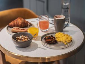 dandy hotel and kitchen