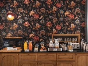 dandy hotel and kitchen