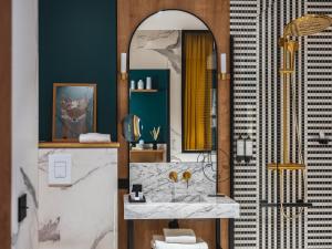 dandy hotel and kitchen