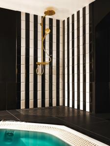 dandy hotel and kitchen