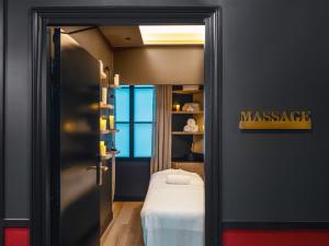 dandy hotel and kitchen