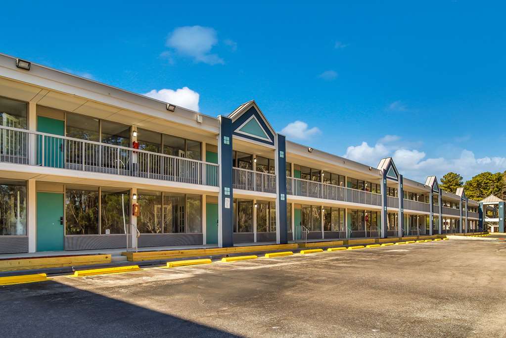 mainstay suites