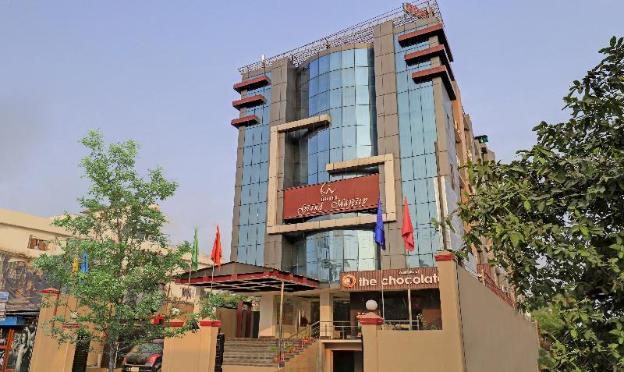hotel grand majesty