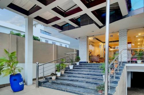 hotel grand majesty