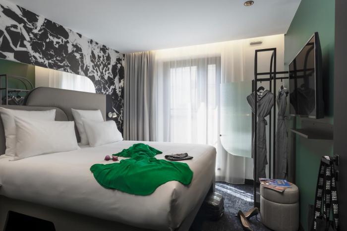 tribe paris la defense esplanade