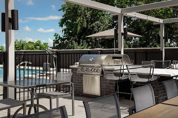 homewood suites by hilton louisville airport