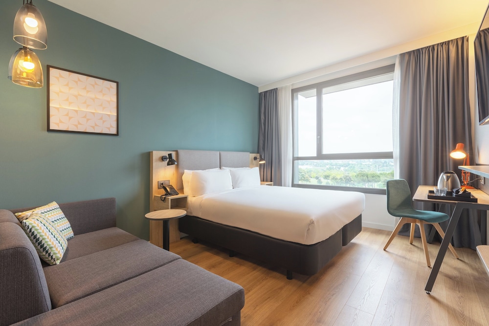 holiday inn barcelona sant cugat an ihg hotel