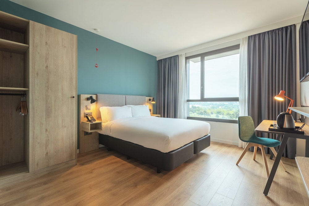 holiday inn barcelona sant cugat an ihg hotel