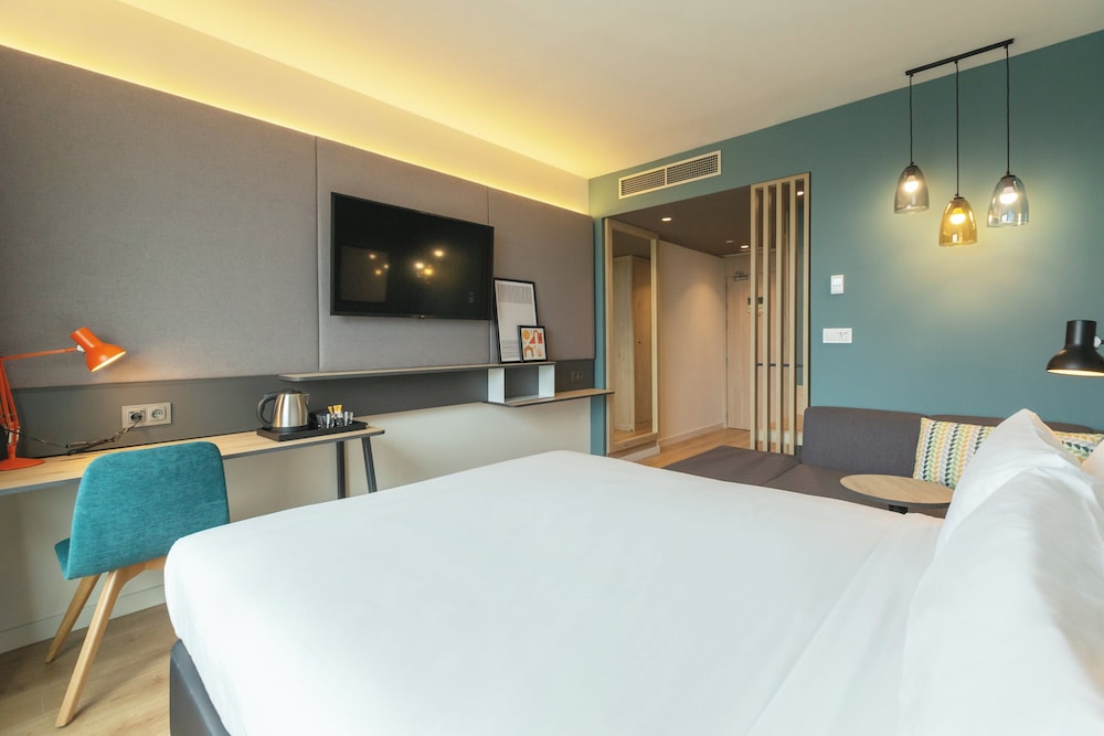 holiday inn barcelona sant cugat an ihg hotel