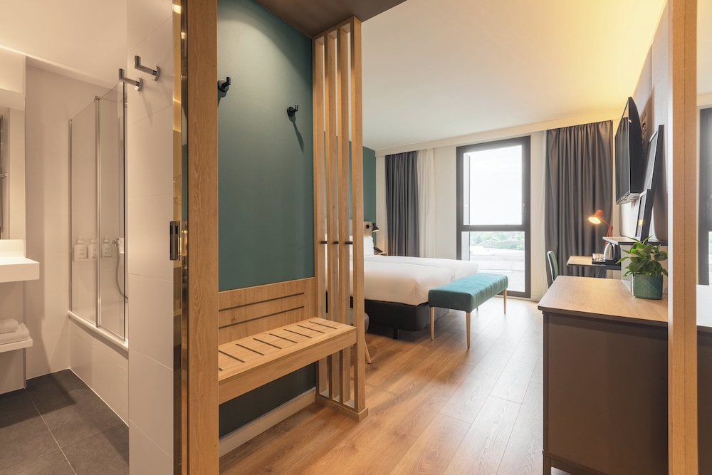 holiday inn barcelona sant cugat an ihg hotel
