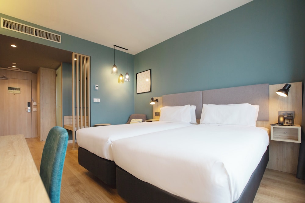holiday inn barcelona sant cugat an ihg hotel