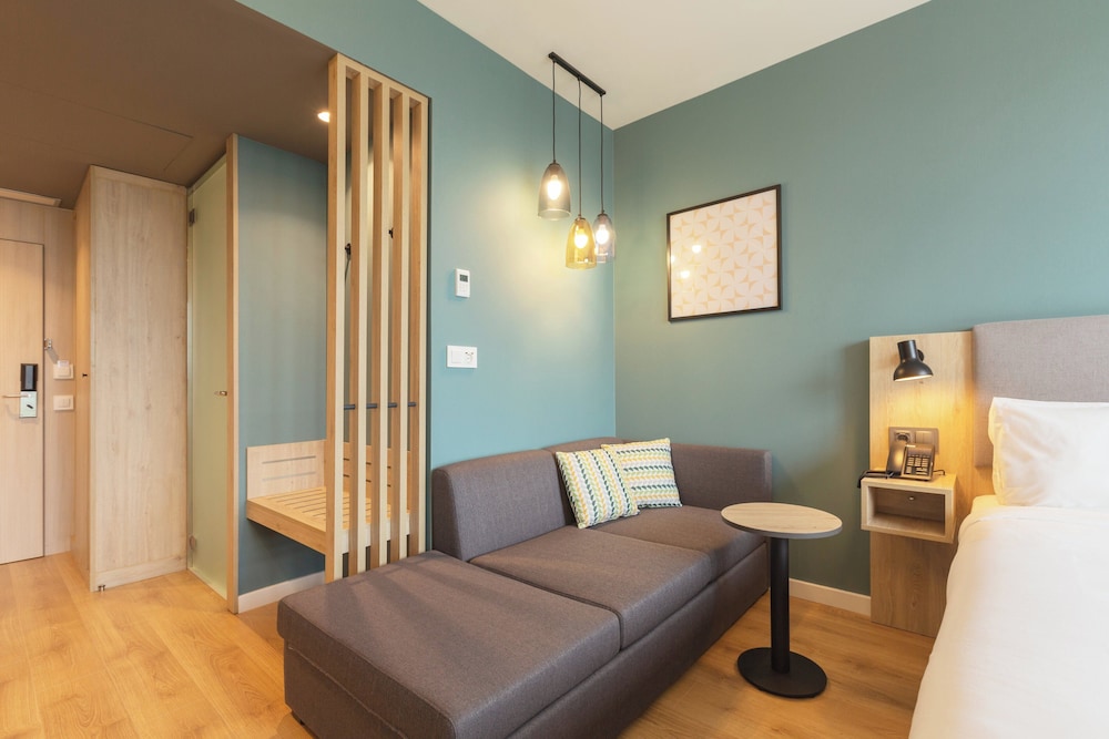 holiday inn barcelona sant cugat an ihg hotel
