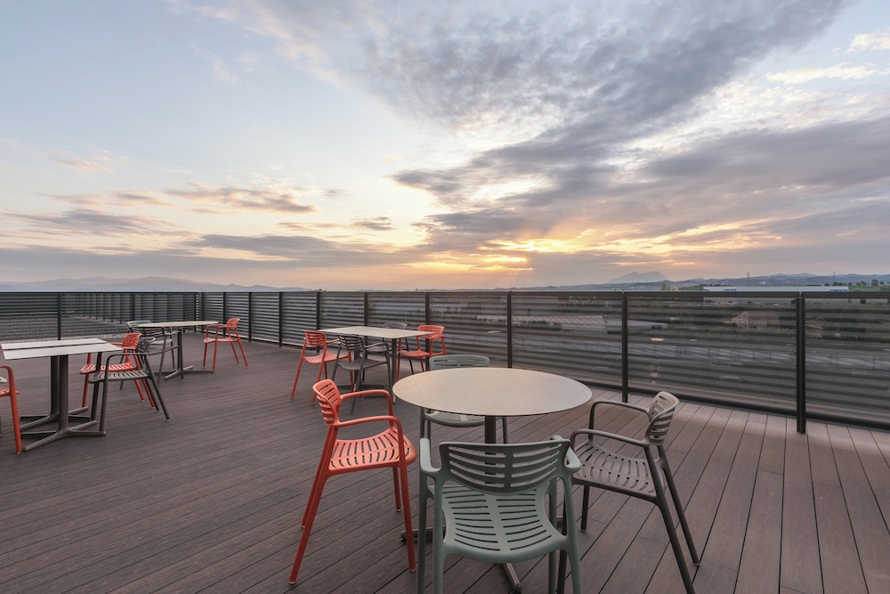 holiday inn barcelona sant cugat an ihg hotel