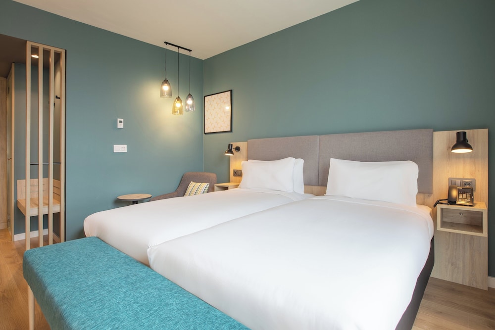holiday inn barcelona sant cugat an ihg hotel