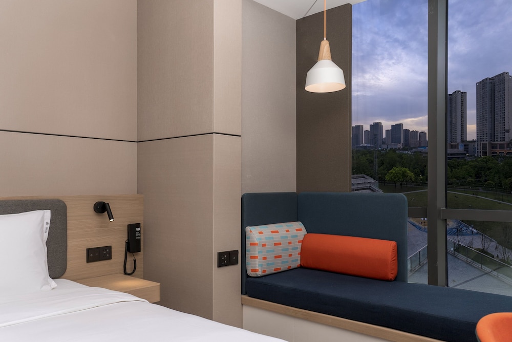 holiday inn express chongqing caiyun lake an ihg hotel