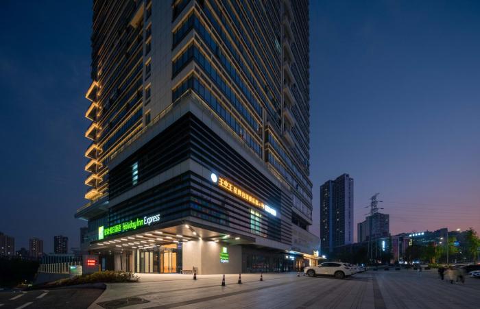 holiday inn express chongqing caiyun lake an ihg hotel