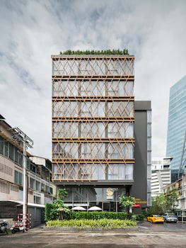 seekers finders rama iv hotel surestay collection by bw