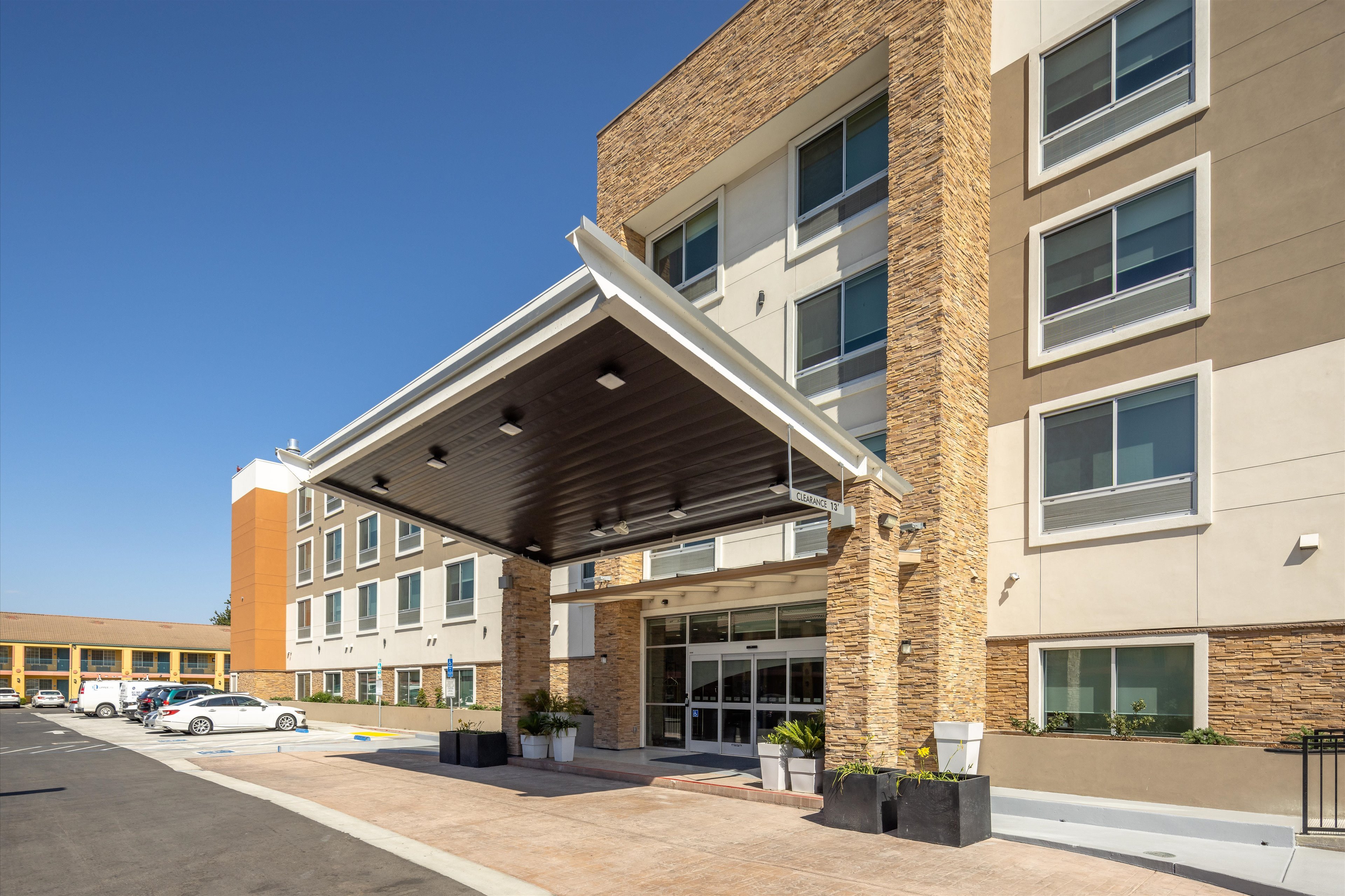 holiday inn express and sts san jose silicon valley