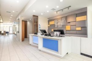 Holiday Inn Express & Sts San Jose Silicon Valley,,2.5 star