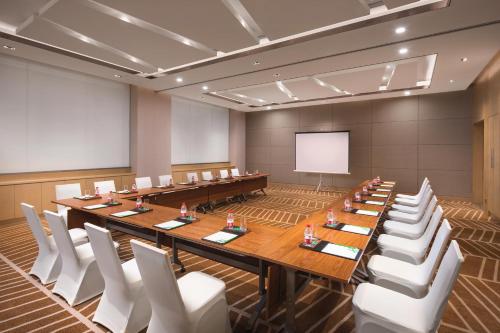 holiday inn wuxi taihu new city an ihg hotel