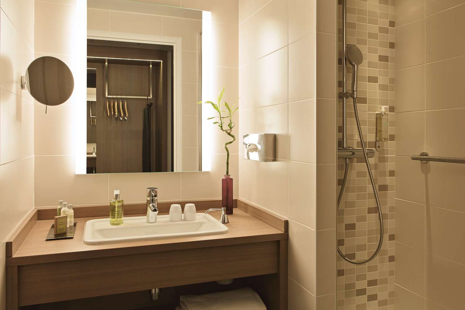 doubletree by hilton lyon eurexpo and spa