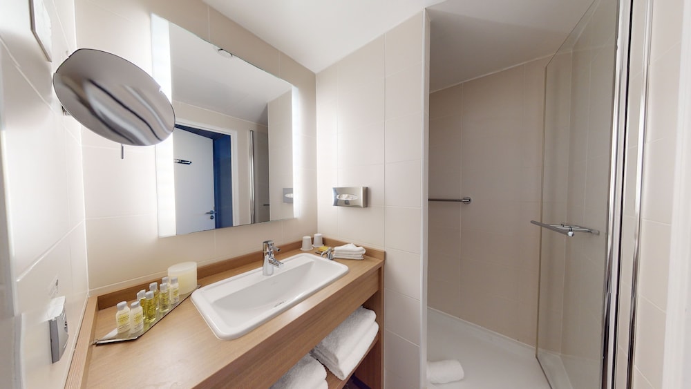 doubletree by hilton lyon eurexpo and spa