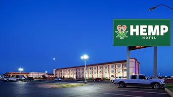 hemp hotel a travelodge by wyndham oklahoma city north