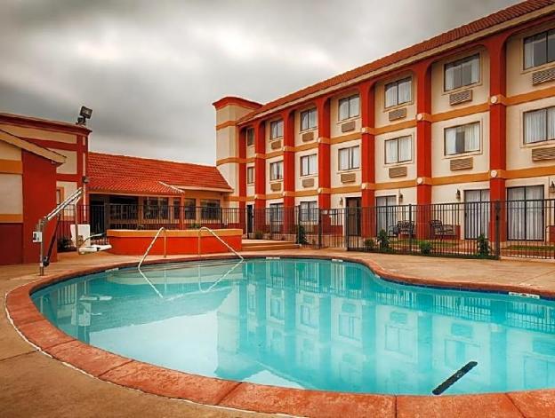 hemp hotel a travelodge by wyndham oklahoma city north