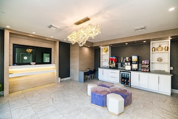 palace inn blue iah east