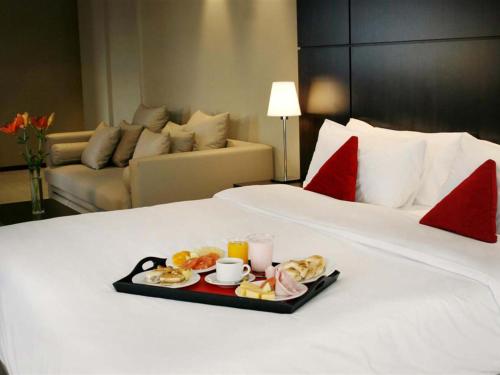 htl city baires