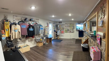 Alhonna Resort Llc,,2 star