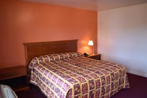 Plymouth Motor Lodge,,2.5 star