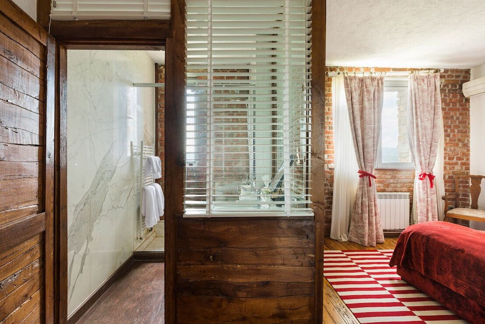 maison and chateau copsa