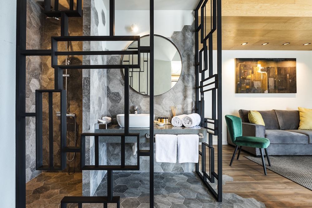 maison and chateau copsa