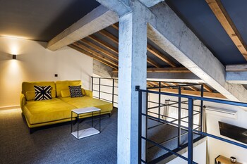 maison and chateau copsa