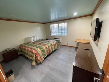 Hilltop Motor Inn,,2 star