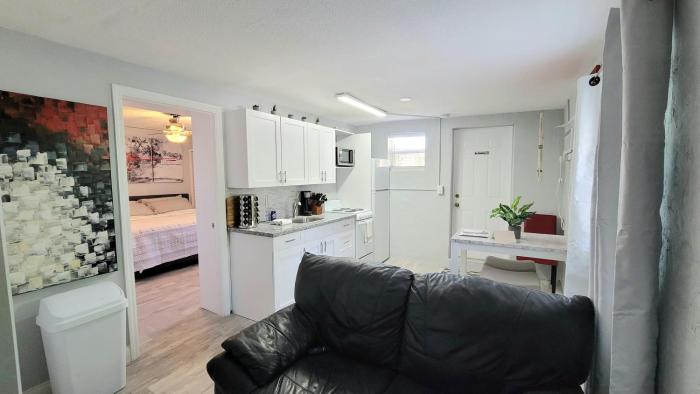 barefoot mailman inn and suites