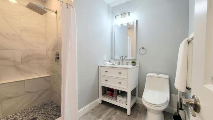 barefoot mailman inn and suites