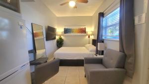 barefoot mailman inn and suites