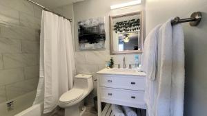 barefoot mailman inn and suites