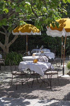 hotel lou cagnard