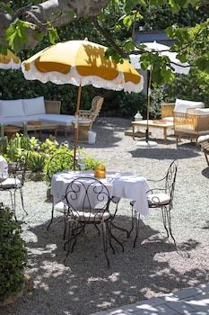 hotel lou cagnard