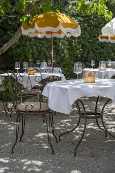 hotel lou cagnard